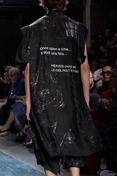 Look 30